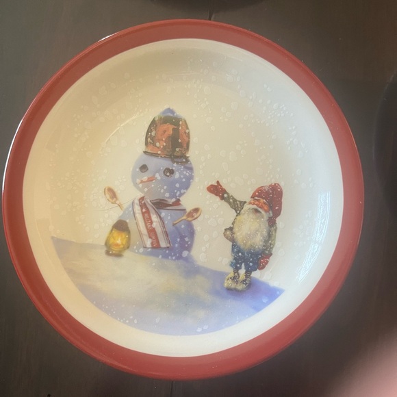 Adorable Brand New Williams Sonoma Gnome Christmas Plates - Picture 2 of 5